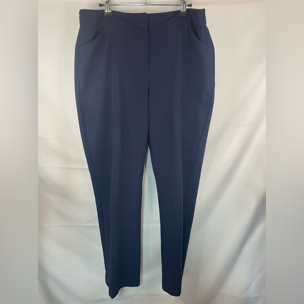 Chicos navy blue trousers, great seams and great quality fabric. Straight leg.